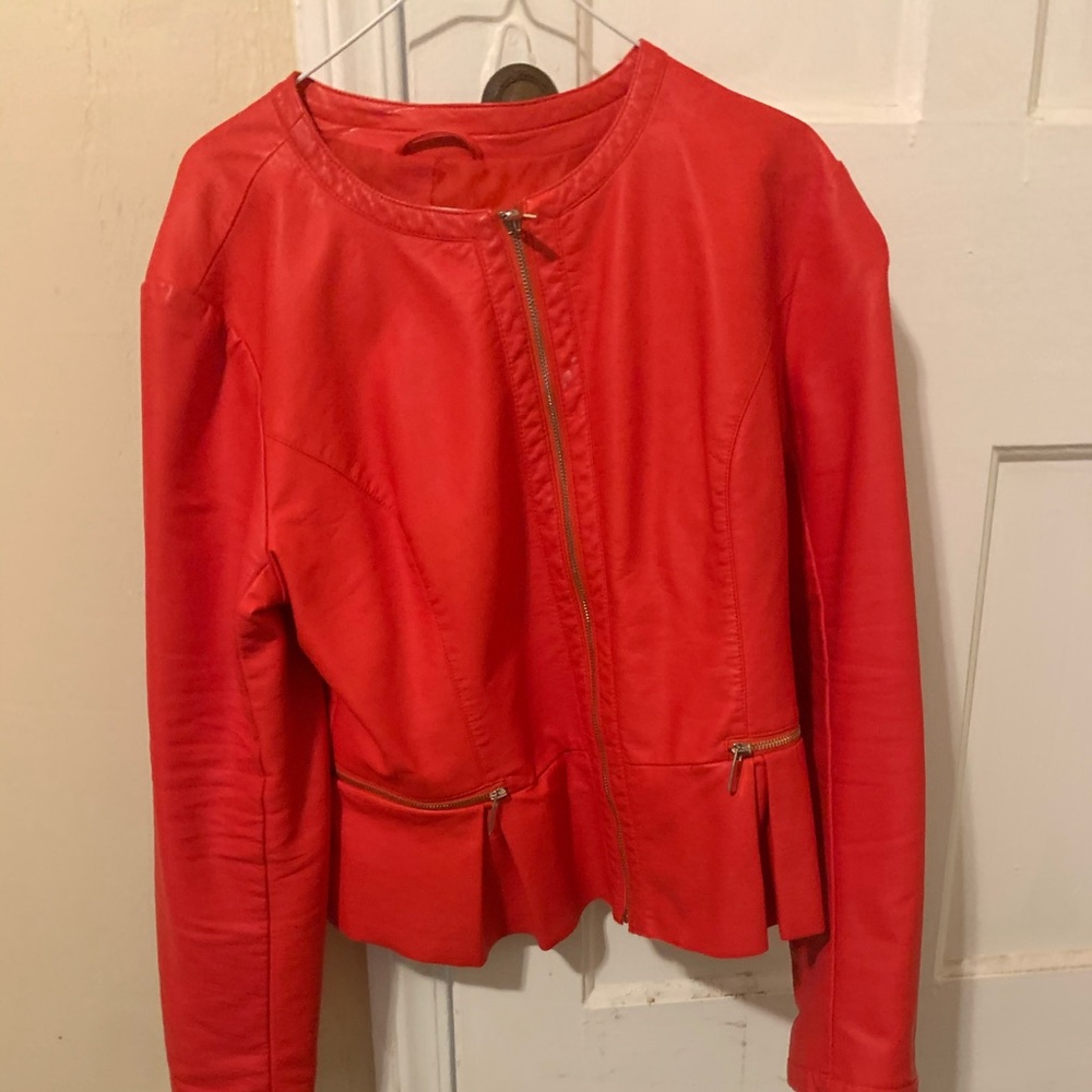 Red jacket - Picture 2 of 5